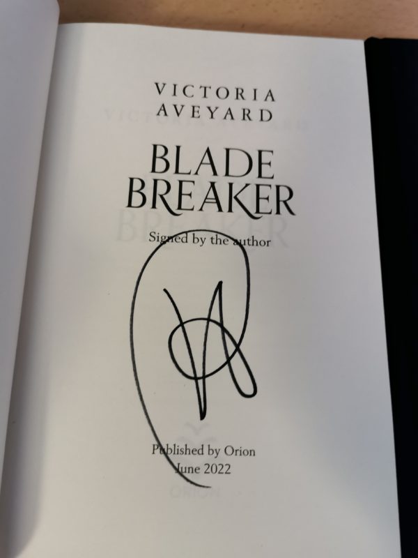 SIGNED LIMITED EDITION SET: Realm/Blade/Fate Breaker - Victoria Aveyard (Chain Store Editions) - Image 5